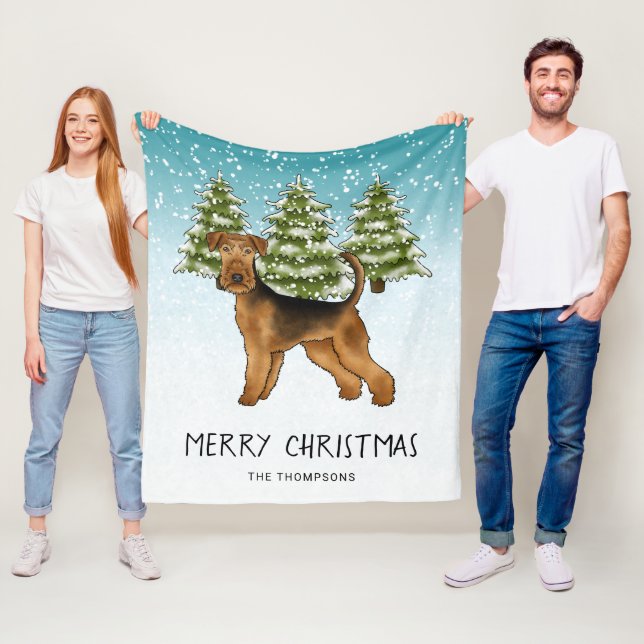 Airedale Terrier Hund Snöig Vinter Skog Och Text Fleecefilt (På plats)