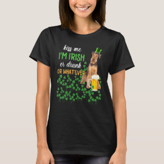Airedale Terrier Kiss Me jag är irländsk eller dru T Shirt