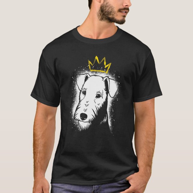 Airedale Terrier med krona T Shirt (Framsida)