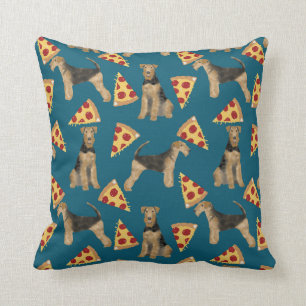 Airedale Terriers and pizza pelare Kudde