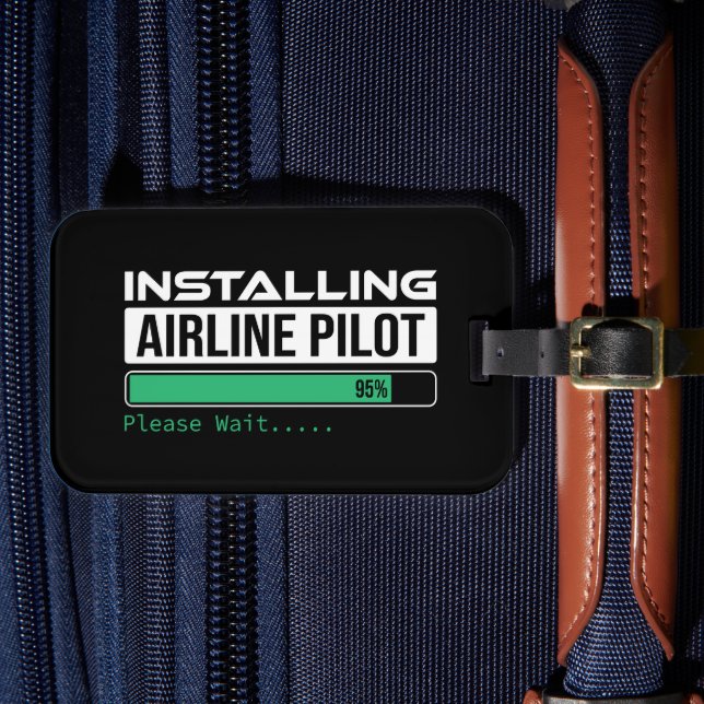 Airline PIlot Loading Funny Pilot Student Bagagebricka (Framsida Insitu 4)