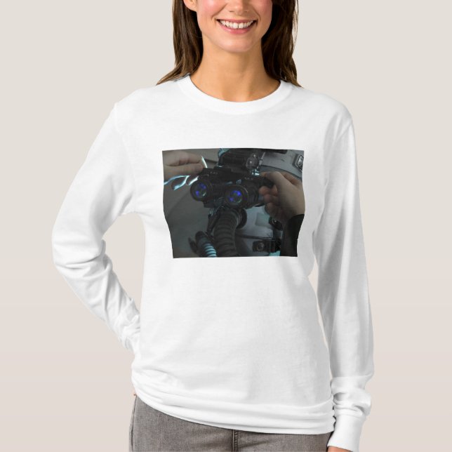 Airman justerar ögonområdet t shirt (Framsida)