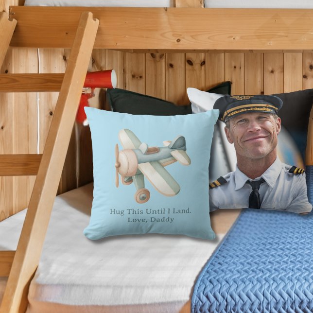 Airplane Photo "Hug This Until I Land" Baby Boy Kudde (Skapare uppladdad)