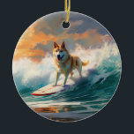Akita Beach Surfing Painting Julgransprydnad Keramik<br><div class="desc">Lägg dig i den lekande världen i hund äventyr med den här fängslande målningen. En andlig hund tar sig till vågar och kör skickligt surfan på en strand som kysstes av sol. Den sjudande konsten fångar på ett vackert sätt kärnan i den upphetsning som finns vid sidan av när hund...</div>
