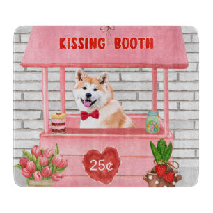 Akita Hund Kyssar Kiosk på Alla Hjärtans Dag 
