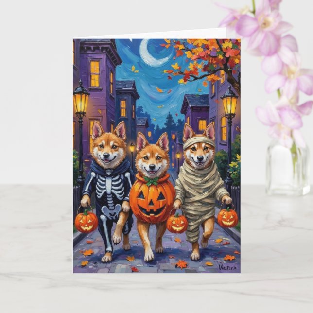 Akita Hundar Trick-or-Treating in Halloween Costum Kort (Orkide)