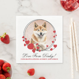 Akita Inu Rött Hjärtkrans Bröllops Hund Foto Pappersservett