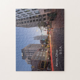 Akron det Ohio pussel med gåvan boxas