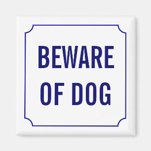 Akta sig av hunden undertecknar magnet