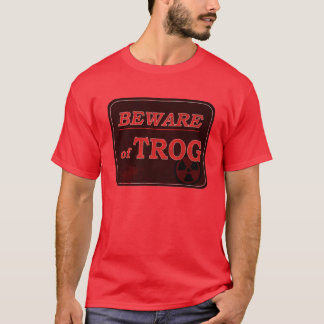 Akta sig av Trog undertecknar Tee