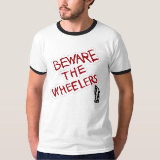 Akta sig person som drar en skottkärra! Skjorta T-shirt