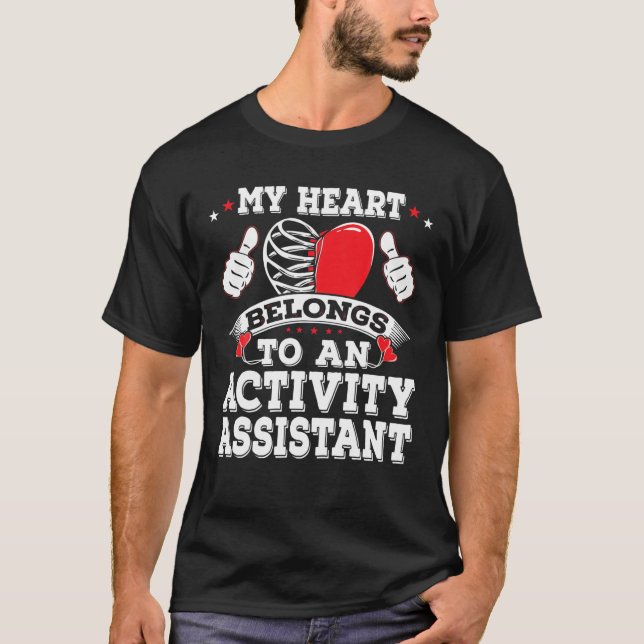 Aktivitetsassistentens Make-fru Bf-vän T Shirt (Framsida)