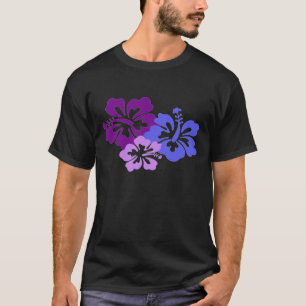 Aktuell hibiskusblomma i blått, lilor och lila t shirt
