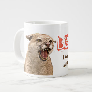 AKTUNG! Jag Kan Vara Lite Gnällig Kaffe Humor Jumbo Mugg