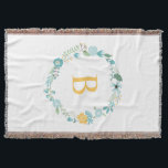 Akva och Gult Utandning av monogrammad Blommigt Filt<br><div class="desc">Elegant och söt krans med monogrammad blommigt.</div>