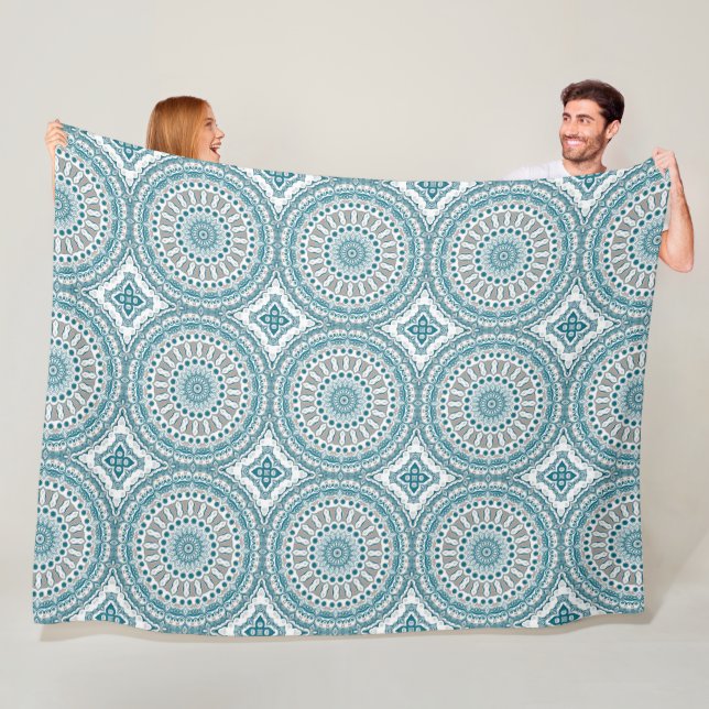 Akvablå och taupe detaljerad mandala-mönster fleecefilt (På plats)