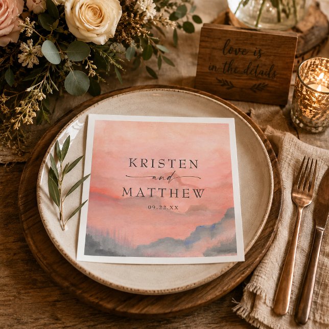 Akvarell Berg Solnedgång Rustik Bröllop Pappersservett (Personalize your cocktail hour or reception bar with these beautiful watercolor mountain napkins)