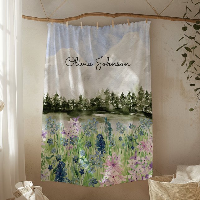 Akvarell Blå Lila Blomma Äng på Berg Fleecefilt (In situ)