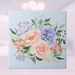 Akvarell Blå Rosa Hydrangea Peony Vår Blomma Kakelplatta<br><div class="desc">Ta med vårens skönhet in i ditt utrymme med vår akvarell blå rosa hydrangea peony vår blomster keramiska platta. Perfekt för blommor och naturälskare!</div>