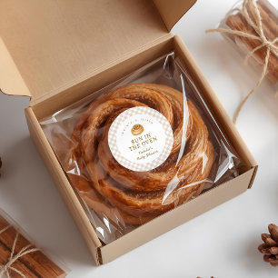 Akvarell Cinnamonbun i ugnen Baby Shower Runt Klistermärke