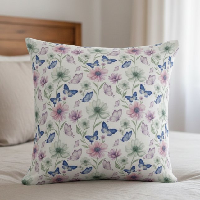 Akvarell Fjäril Äng Blommig Födelsedagspresent Kudde (Watercolor Floral Butterfly Throw Pillow)