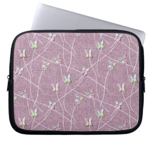 Akvarellfjärilar på dammig rosa laptop fodral