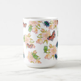 Akvarellmönster av skalbaggar och fjärilar kaffemugg