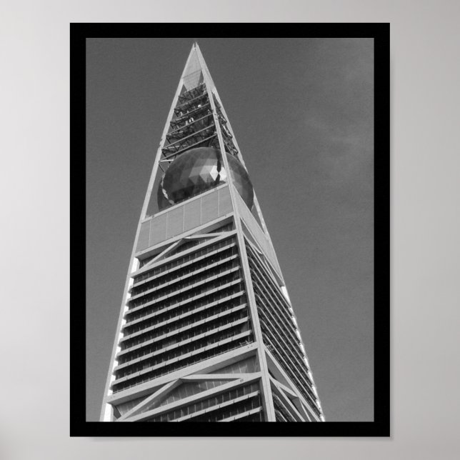 Al Faisaliah Torn Poster (Framsidan)