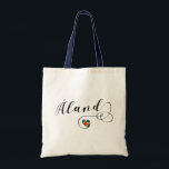 Åland Heart Flagga, Aland Islands, Finland Tote Ba Tygkasse<br><div class="desc">Den här snyggten har en skriven utformning som visar Ålands flagga i ett hjärta. Så oavsett om du kommer därifrån,  kärlek för att besöka eller bara kärlek allt som har med ställe att göra,  så är det här utformningen för dig!</div>