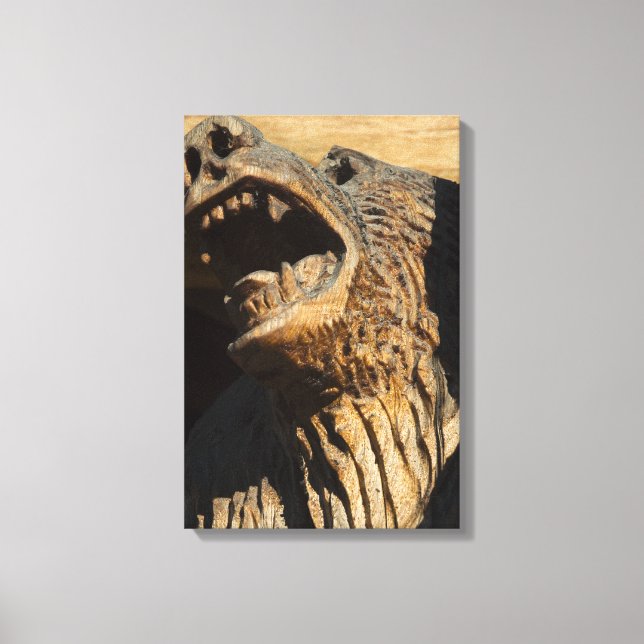 Alaska Bear Carving - A Fine Art Print Canvastryck (Framsida)