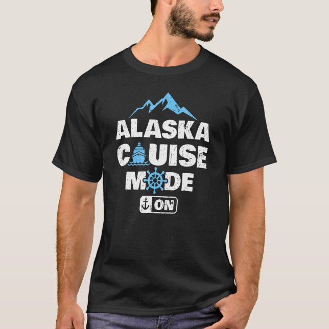 Alaska Cruise Mode on Family Friends Group Travel T Shirt (Framsida)