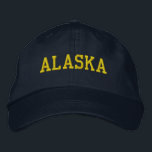 ALASKA Gult Guld på marinblått Broderad Keps<br><div class="desc">ALASKA Gult Guld broderade på marinblå bomullshatt. Gör en underbar gåva till alla som kärlek fantastisk Alaska! Om du vill ha din egen text väljer du bara knappen Anpassa den här mallen för att ange anpassningsbar. Med kommandot Redigera design i verktyg väljer du även anpassade till andra färg-alternativ. Du kan...</div>