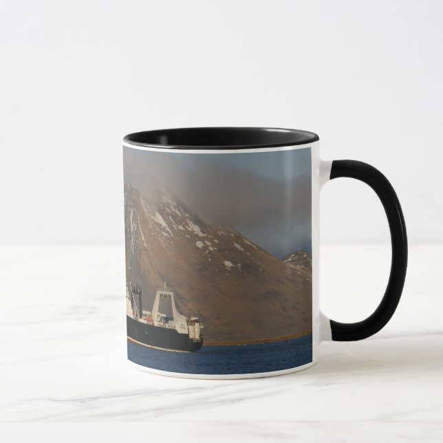 Alaska hav, fabriksTrawler i den holländska Mugg (Höger)