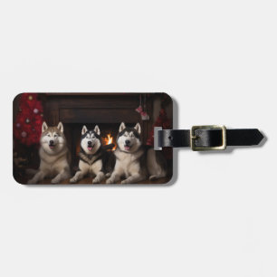 Alaska Malamute efter julgranen Bagagebricka