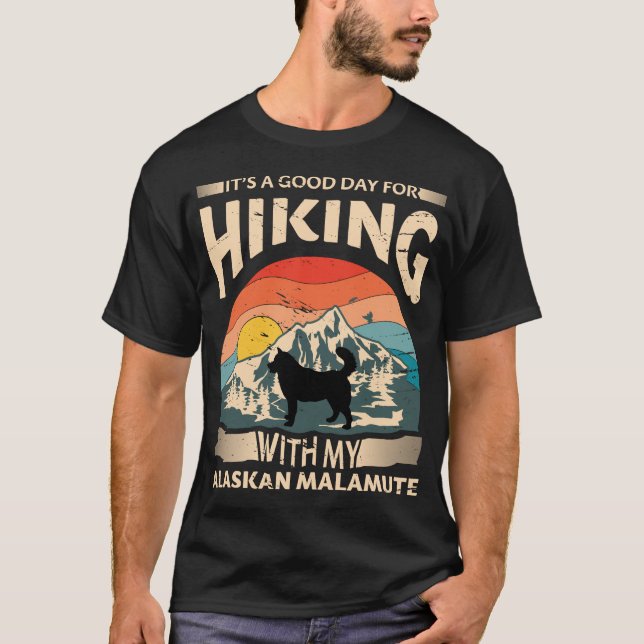 Alaska Malamute Hiking, Malamute Mamma och Pappa T Shirt (Framsida)