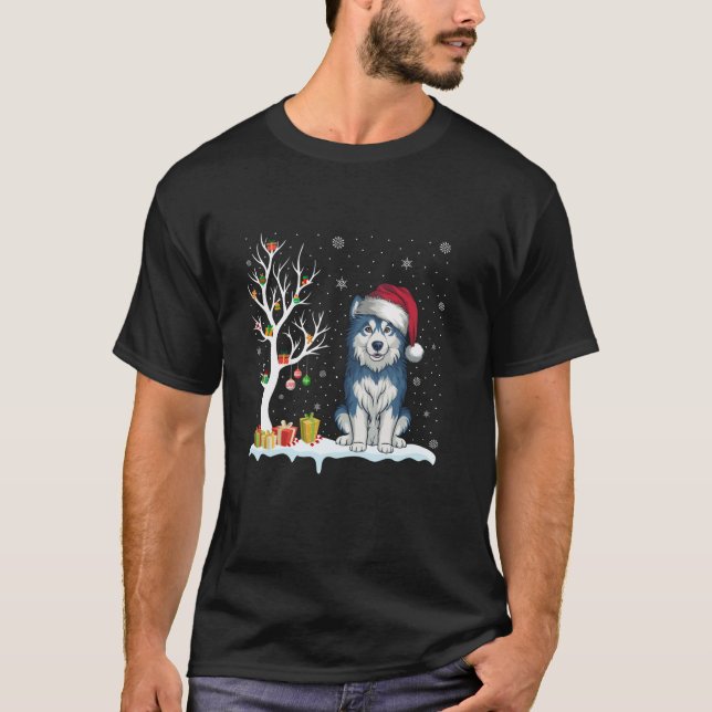 Alaska Malamute Hund Santa Hat Festive Träd Light T Shirt (Framsida)