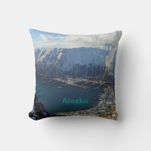Alaska Mountain Range och City nedanför Kudde