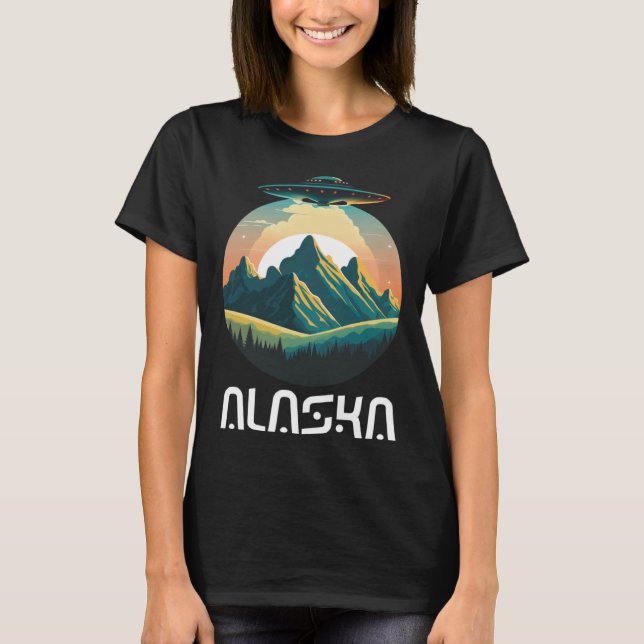 Alaska UFO For UFO and Alien Fans T Shirt (Framsida)