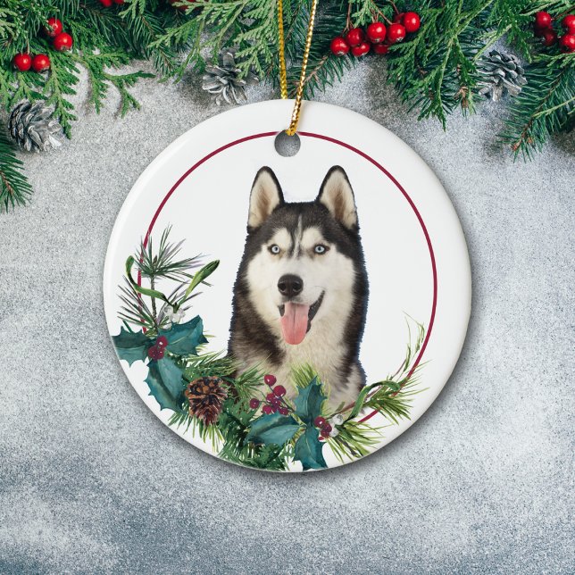 Alaskan Malamute Hund Evergreen Berry Wandeandan Julgransprydnad Keramik (Skapare uppladdad)