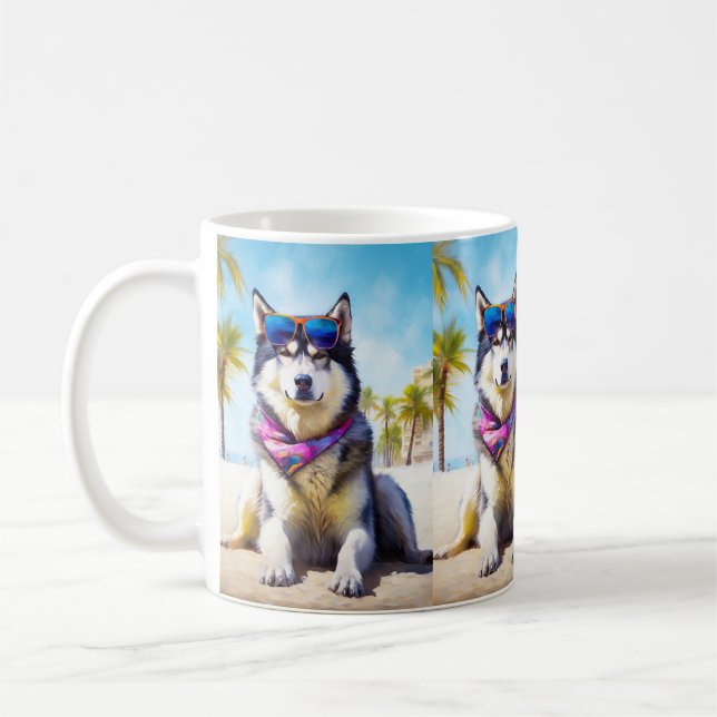 Alaskan Malamute på strand, sommarpresent Kaffemugg (Vänster)