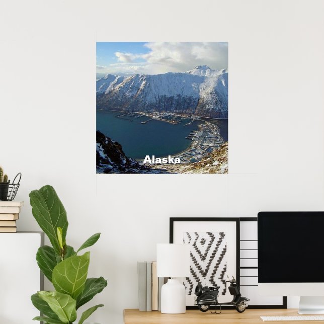 Alaskiska bergskedjan och staden nedanför poster (Hemmakontoret)