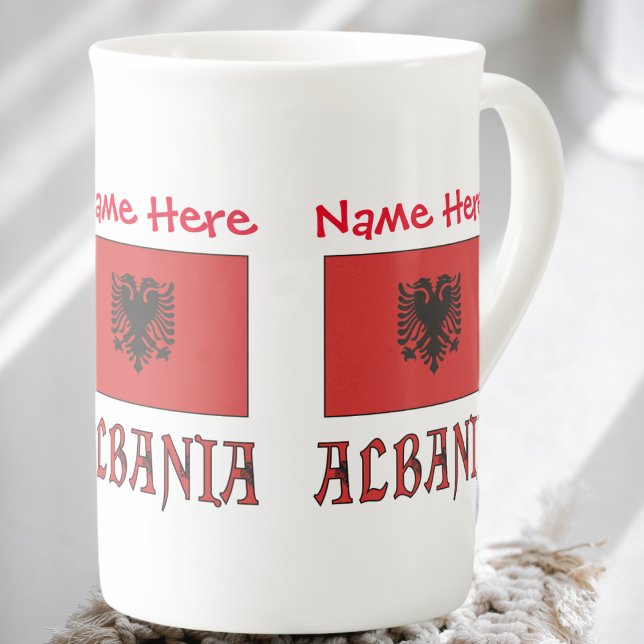 Albanien och albansk flagga röd personalisering  benporslin mugg (Skapare uppladdad)