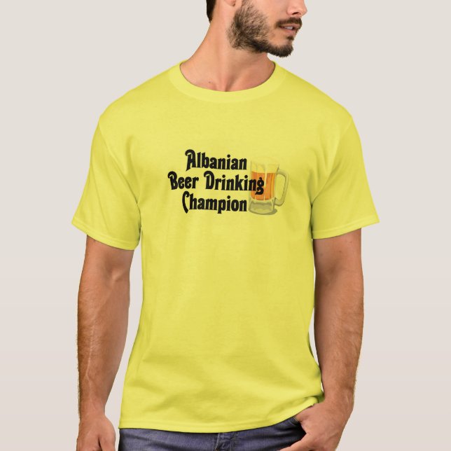 Albansk öl som dricker mästare t shirt (Framsida)