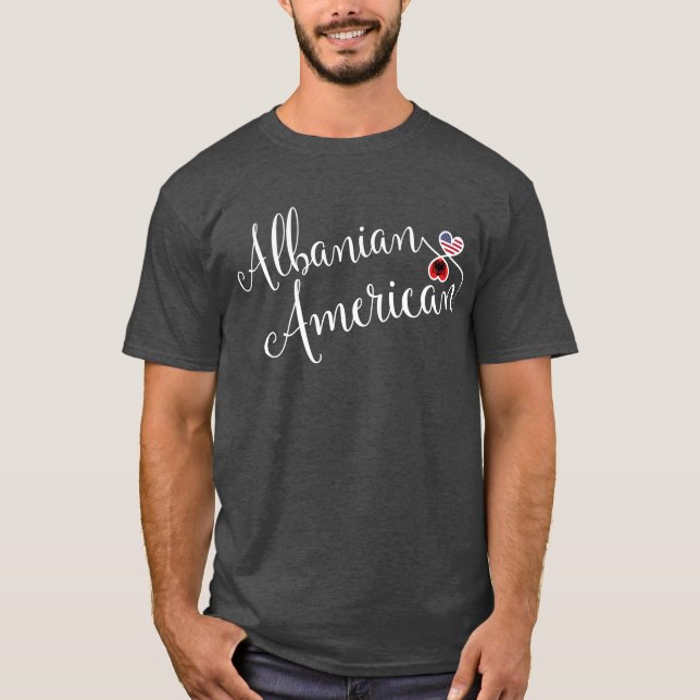 Albanska amerikanska entwated Hearts T Shirt (Framsida)