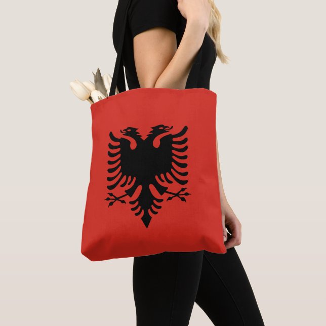 Albanska flagga tygkasse (Närbild)