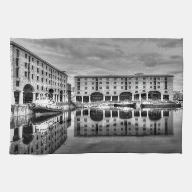 Albert Dock Liverpool Refltions Kökshandduk (Horisontell)