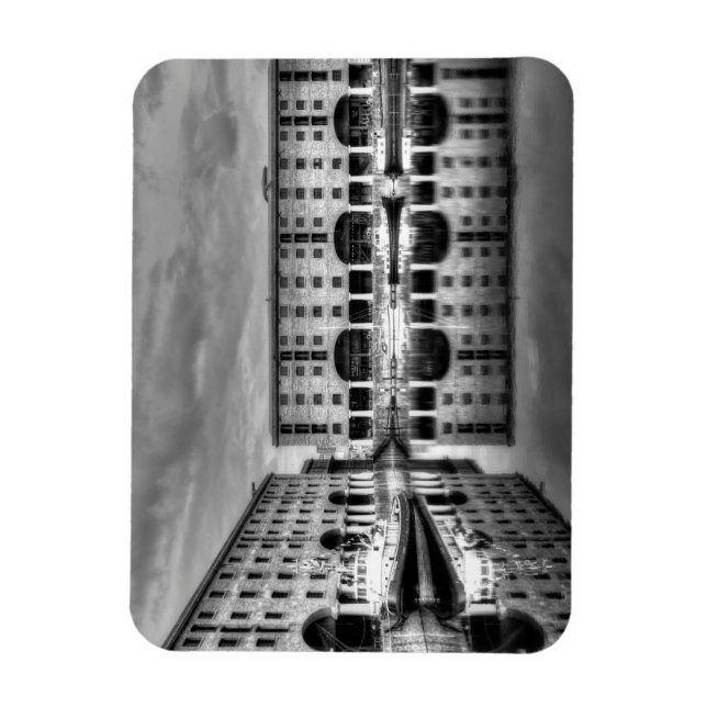 Albert Dock Liverpool Refltions Magnet (Vertikal)