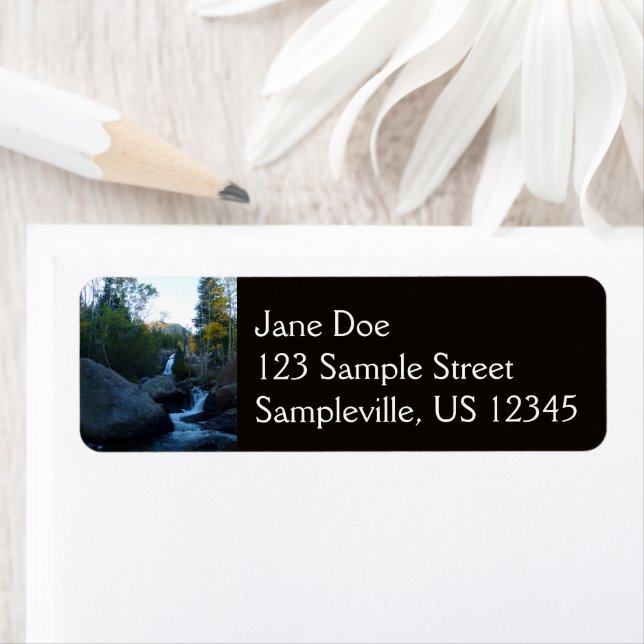 Alberta Falls vid Sunrise i Rocky mountains Returadress Etikett (Insitu)