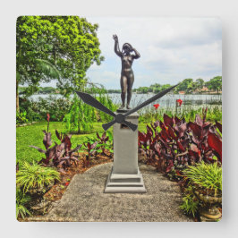 Albin Polasek Sculpture Gardens Winter Park FL Fyrkantig Klocka