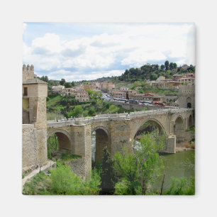 Alcantarafloden över floden Tagus (Tajo) Magnet